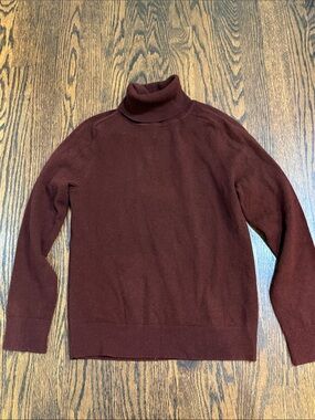 Women’s Quince cashmere sweater. Size XS